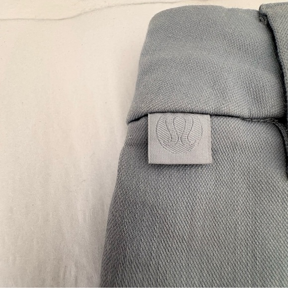 Lululemon | Commission Classic-Fit Short 9” Oxford | Sz 36 | Light Blue | EUC - Picture 4 of 5